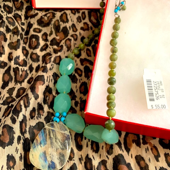 MULTI COLOR CRYSTAL STONE NECKLACE TALBOTS - Picture 8 of 9